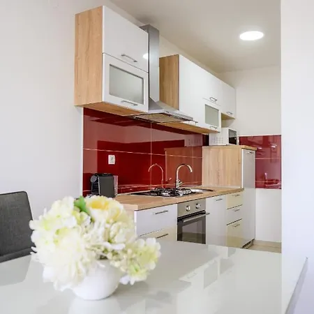 Tina * Ploce (Dubrovnik-Neretva)