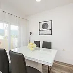 Tina דירה *
