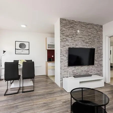 Tina * Ploce (Dubrovnik-Neretva)