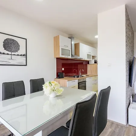 Apartamento Tina Ploce (Dubrovnik-Neretva)